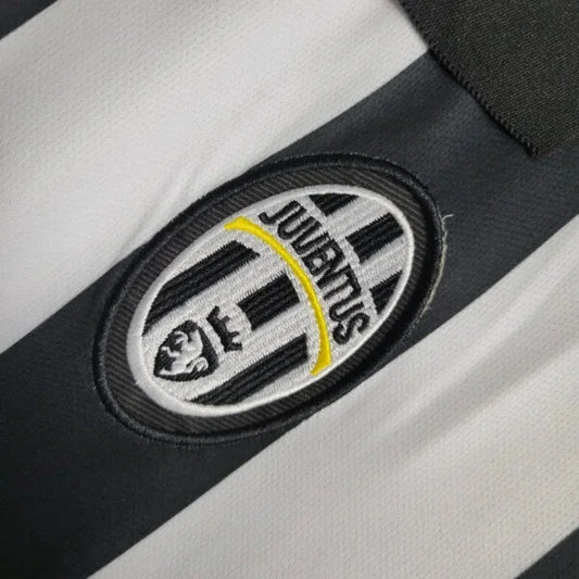 Juventus 14/15 home jersey