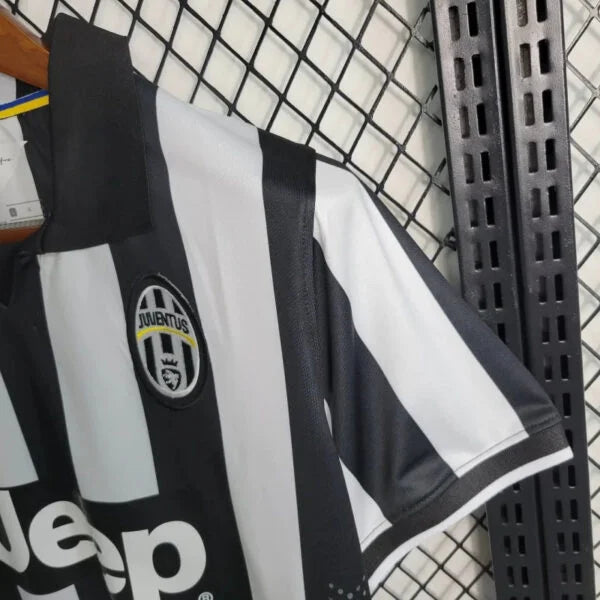 Juventus 14/15 home jersey