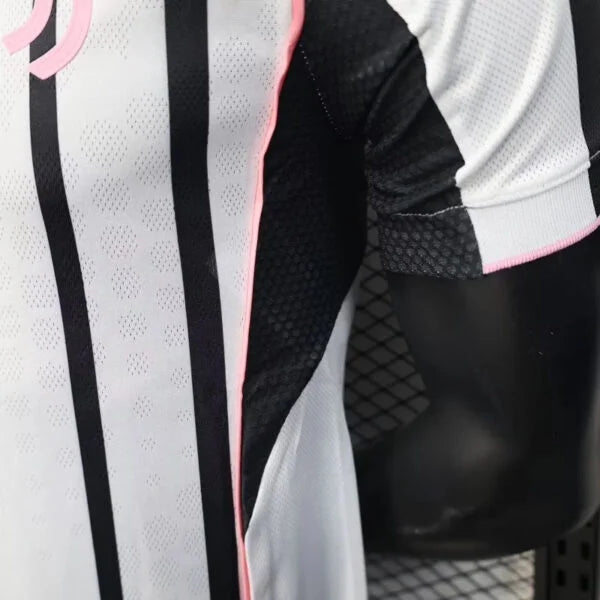 Juventus 25/26 home jersey