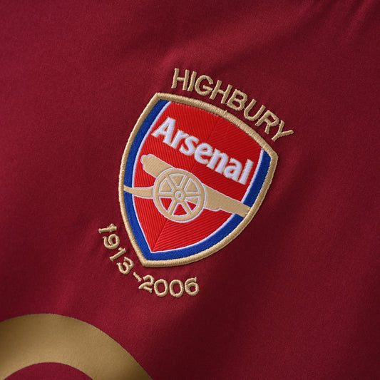 Arsenal 04/05 home jersey