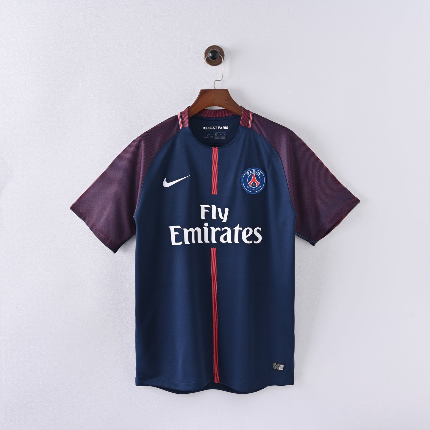 PSG 17/18 home jersey