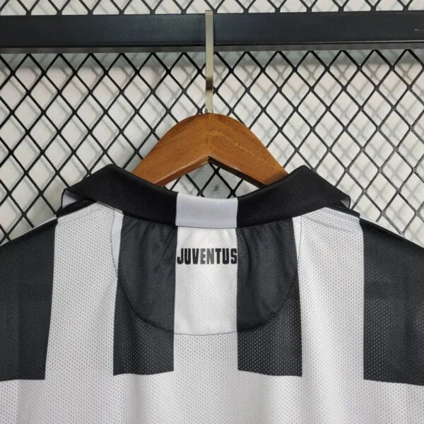 Juventus 14/15 home jersey