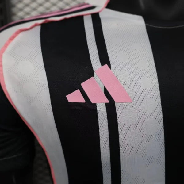 Juventus 25/26 home jersey