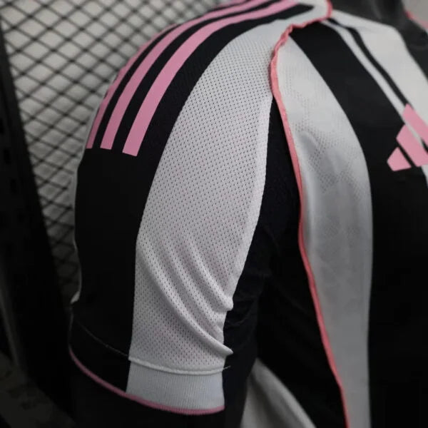 Juventus 25/26 home jersey