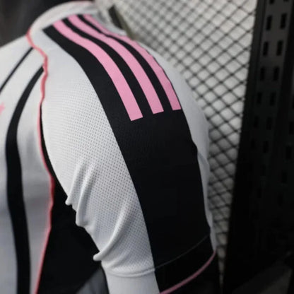 Juventus 25/26 home jersey
