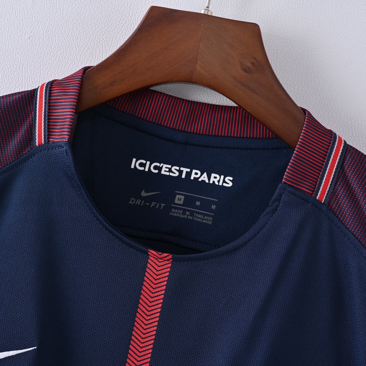 PSG 17/18 home jersey