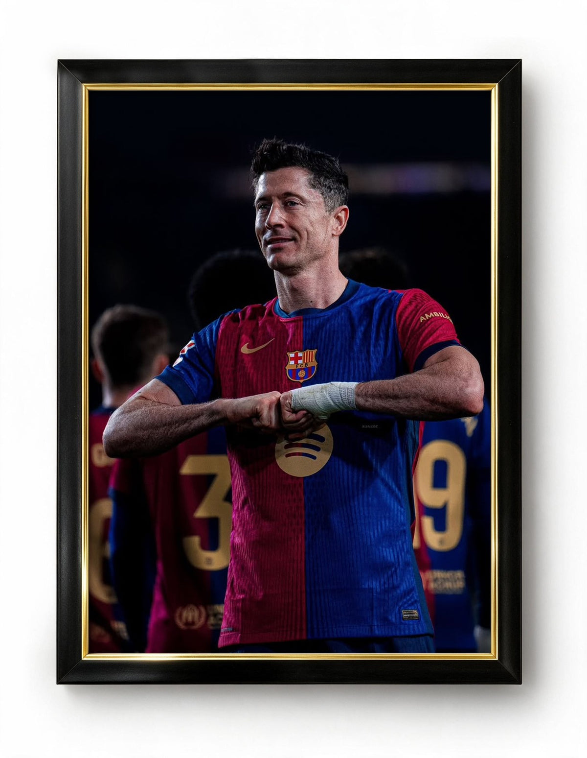 Lewandowski celebrating Frame