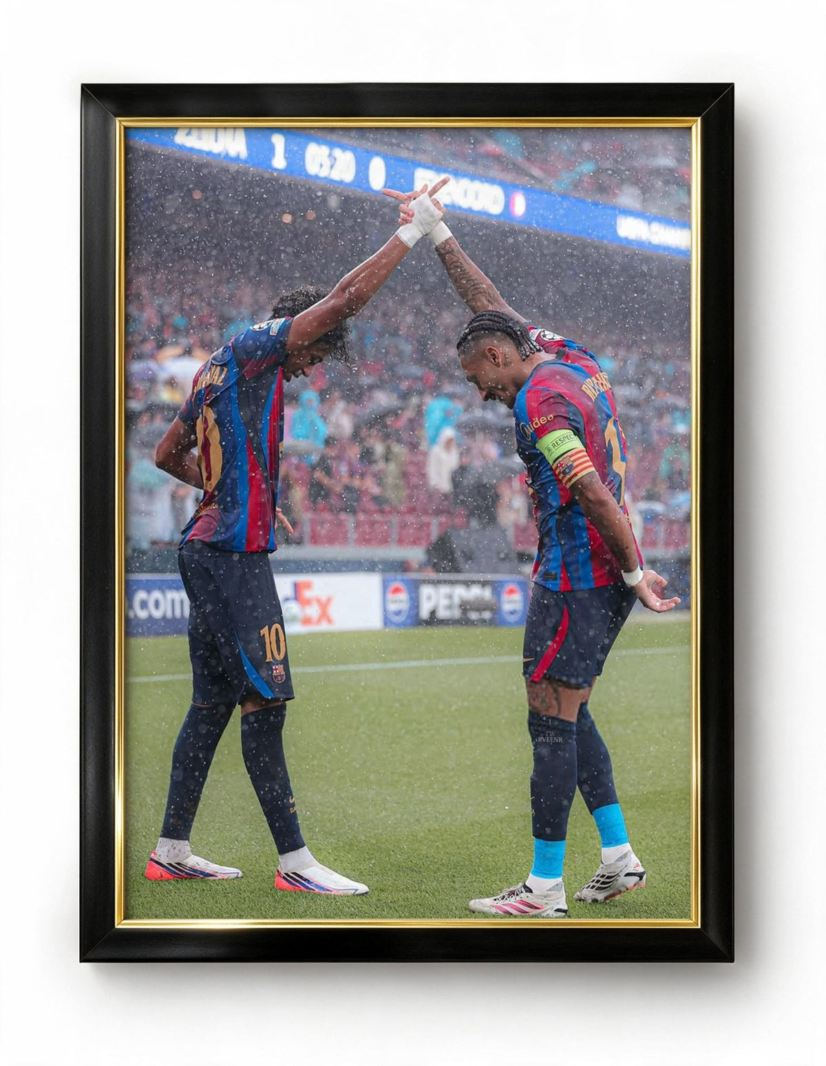 Yamal x Raphinha celebration Frame