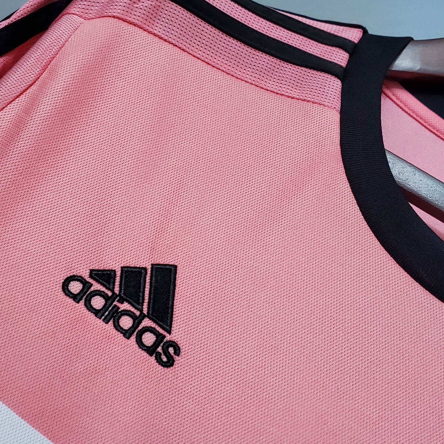 Juventus 15/16 away jersey