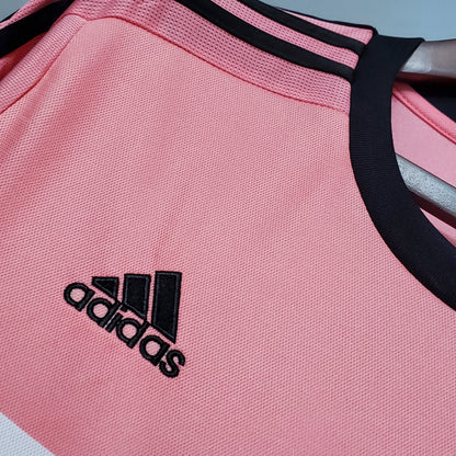 Juventus 15/16 away jersey
